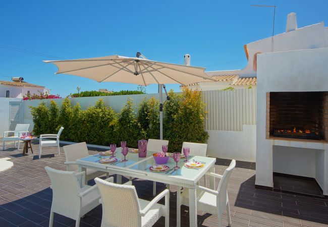 Villa in Albufeira - Casa dos Amigos by Popular Villas Villa in Albufeira - Casa dos Amigos by Popular Villas
