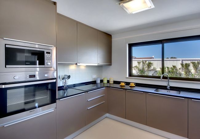 Villa in Albufeira - Casa dos Amigos by Popular Villas Villa in Albufeira - Casa dos Amigos by Popular Villas