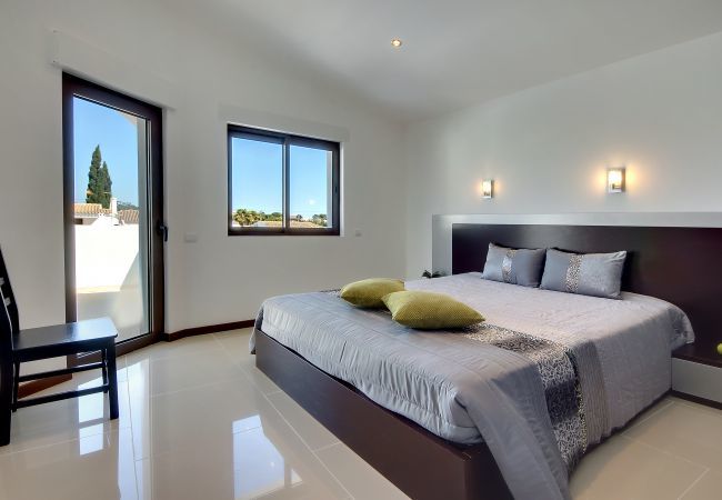 Villa in Albufeira - Casa dos Amigos by Popular Villas Villa in Albufeira - Casa dos Amigos by Popular Villas