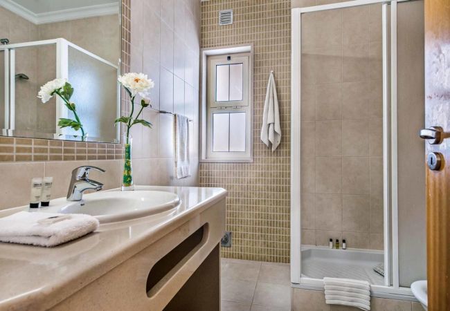 Villa in Albufeira - Villa Altair by Popular Villas Villa in Albufeira - Villa Altair by Popular Villas