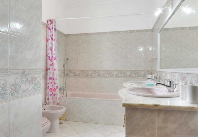 Villa in Albufeira - Villa Dois Pinheiros Villa in Albufeira - Villa Dois Pinheiros