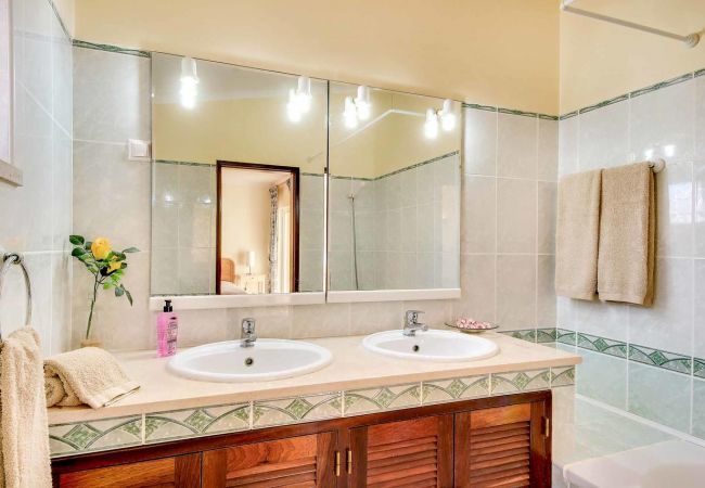 Villa in Albufeira - Villa Adele by Popular Villas Villa in Albufeira - Villa Adele by Popular Villas