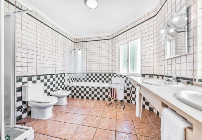 Villa in Albufeira - Villa Tulipa Negra Villa in Albufeira - Villa Tulipa Negra