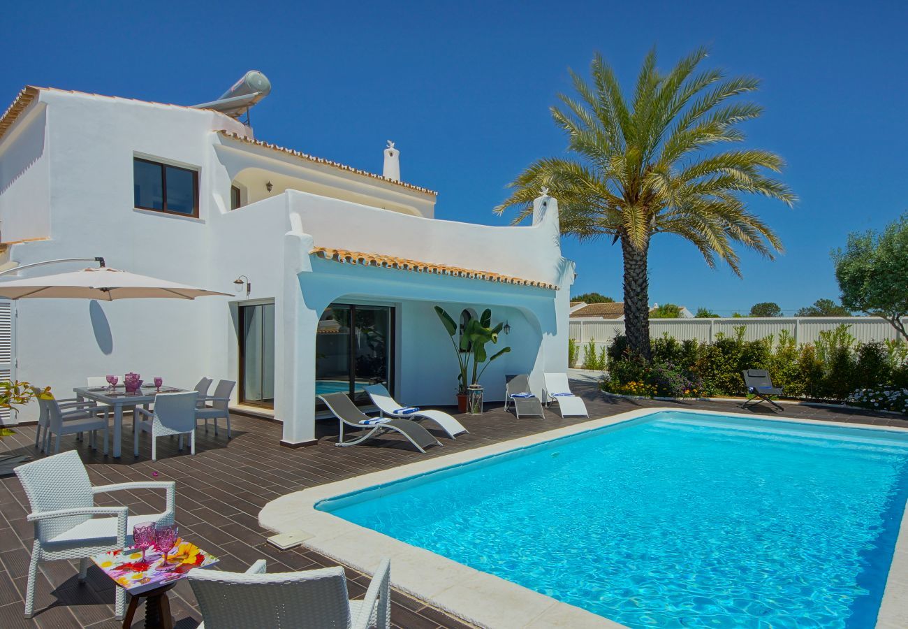 Villa in Albufeira - Casa dos Amigos by Popular Villas Villa in Albufeira - Casa dos Amigos by Popular Villas