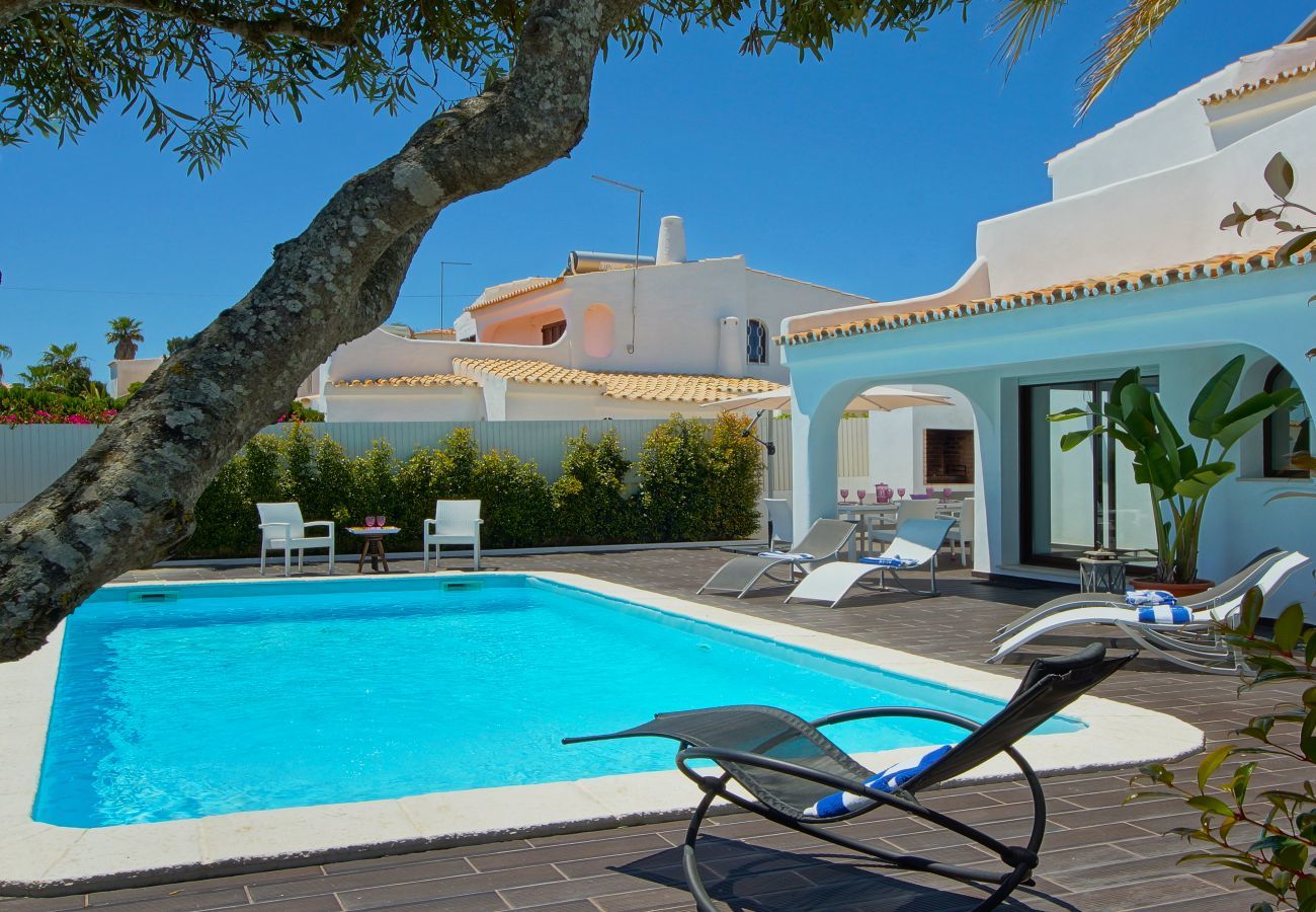 Villa in Albufeira - Casa dos Amigos by Popular Villas Villa in Albufeira - Casa dos Amigos by Popular Villas