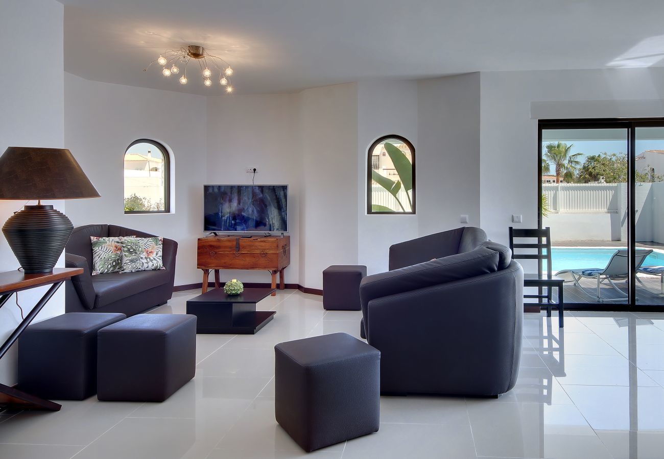 Villa in Albufeira - Casa dos Amigos by Popular Villas Villa in Albufeira - Casa dos Amigos by Popular Villas