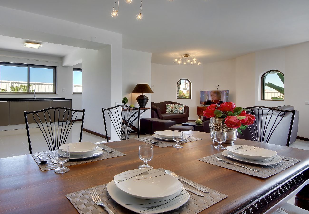 Villa in Albufeira - Casa dos Amigos by Popular Villas Villa in Albufeira - Casa dos Amigos by Popular Villas