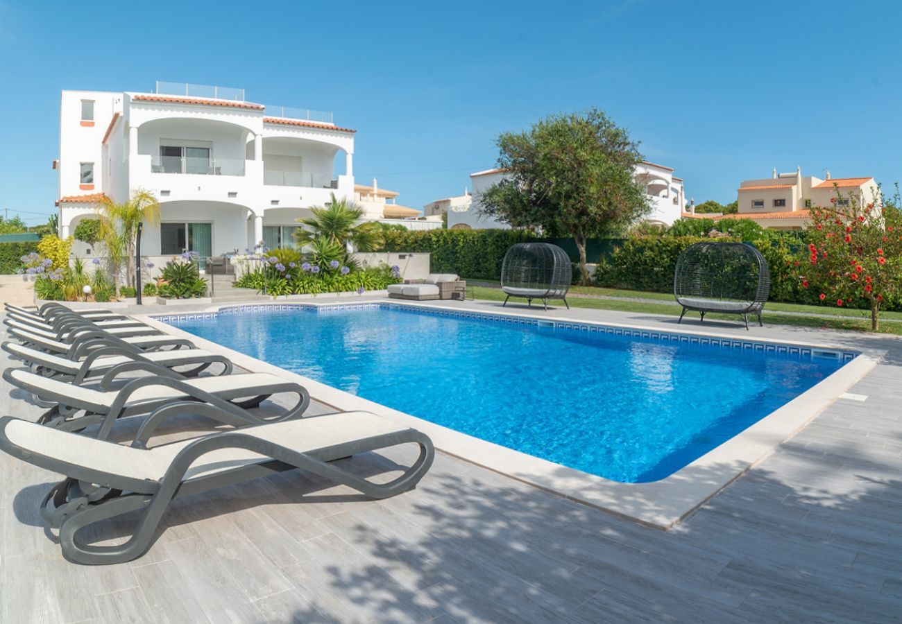Villa in Albufeira - Casa das Tilias by Popular Villas