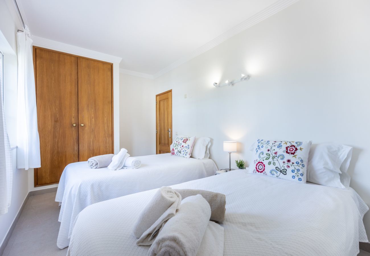 Villa in Olhos D´Água - Villa Tamarindo Villa in Olhos D´Água - Villa Tamarindo