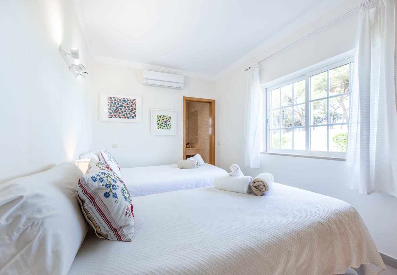 Villa in Olhos D´Água - Villa Tamarindo Villa in Olhos D´Água - Villa Tamarindo